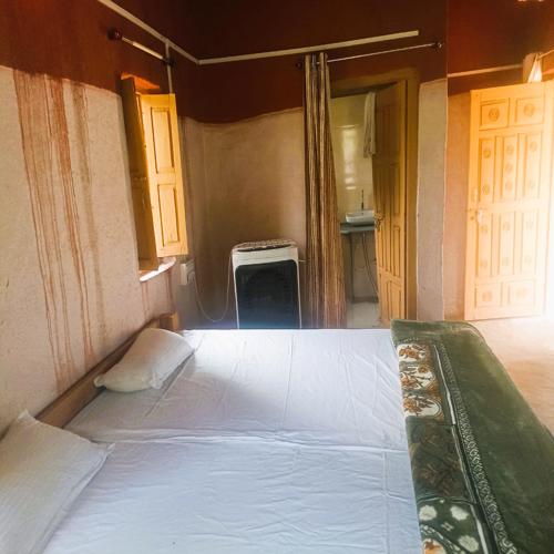 Dear Homestay, Damna